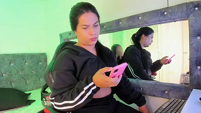 sarajhonson dl online show from 01.11.25