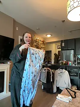 Snapshot of GingerSnap33 chatting on 02.14.26 GingerSnap33 online show from 02.14.26