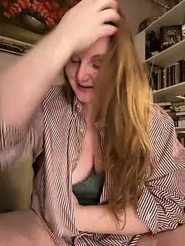 Snapshot of GingerSnap33 chatting on 03.05.26 GingerSnap33 online show from 03.05.26