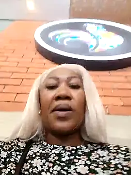 Snapshot of Puneee_Lucee chatting on 02.14.25 Puneee Lucee online show from 02.14.25