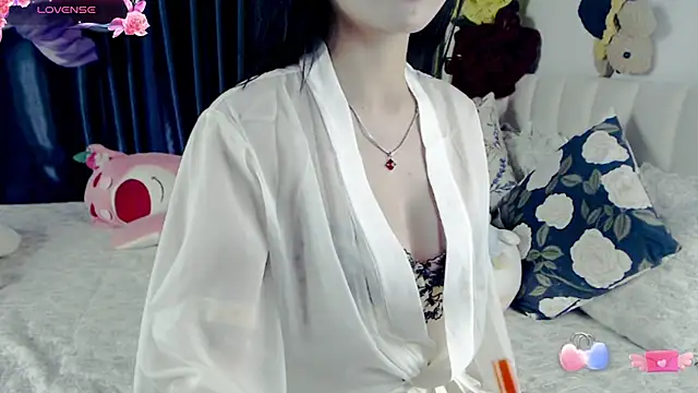 Snapshot of Nacy-Moonlight chatting on 12.10.24 Nacy-Moonlight online show from 12.10.24