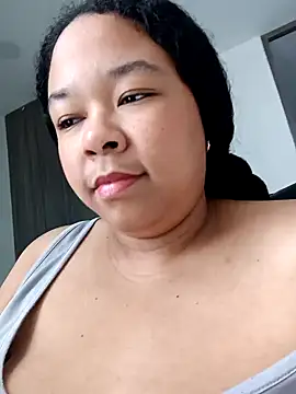 Snapshot of XMara chatting on 01.19.25 XMara online show from 01.19.25