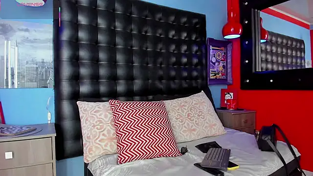 CloeRodriguez online show from 11.14.25