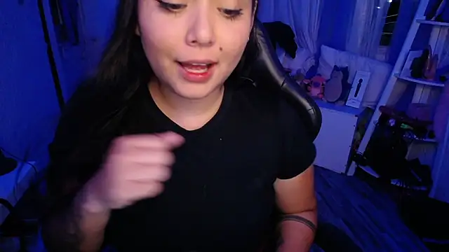 Snapshot of heetsah chatting on 09.14.25 heetsah online show from 09.14.25