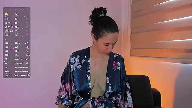 Snapshot of thaliacollins chatting on 01.02.25 thaliacollins online show from 01.02.25