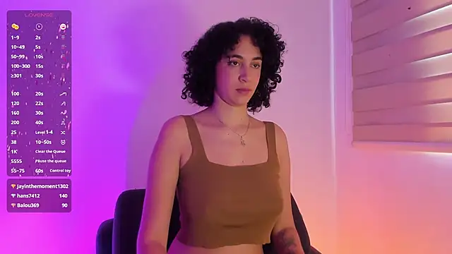 Snapshot of thaliacollins chatting on 01.10.25 thaliacollins online show from 01.10.25