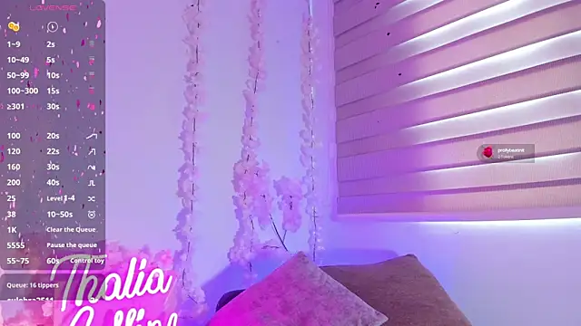 Snapshot of thaliacollins chatting on 03.21.25 thaliacollins online show from 03.21.25