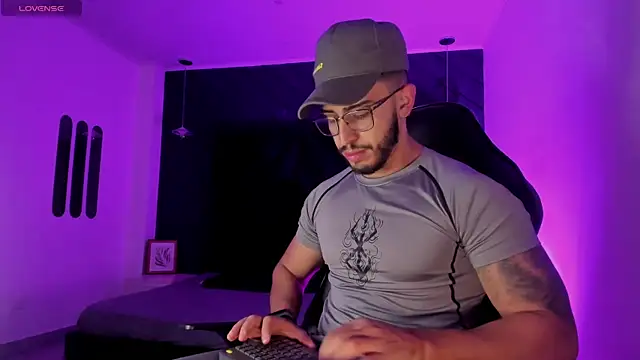 Liam Kleiin online show from 11.14.25