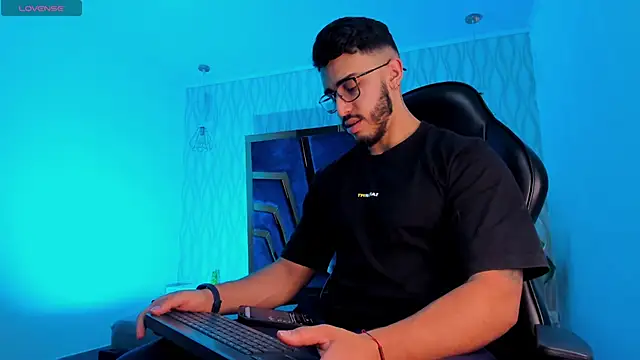 Liam Kleiin online show from 11.27.25