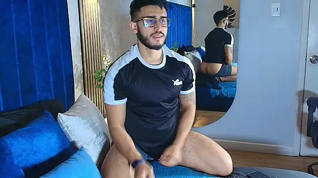 Snapshot of Liam_Kleiin chatting on 07.17.26 Liam Kleiin online show from 07.17.26