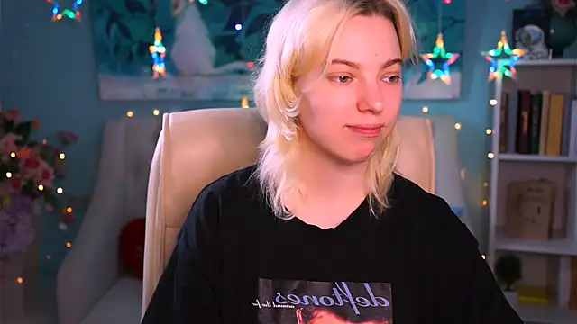 Snapshot of RocKStone_ chatting on 02.04.25 RocKStone online show from 02.04.25