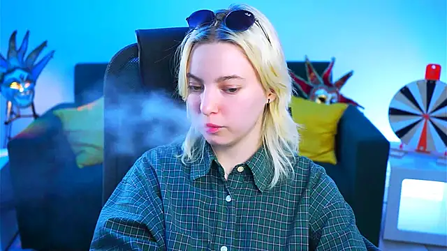 Snapshot of RocKStone_ chatting on 02.05.25 RocKStone online show from 02.05.25