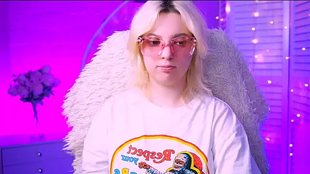 Snapshot of RocKStone_ chatting on 02.10.25 RocKStone online show from 02.10.25