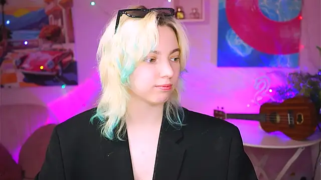 Snapshot of RocKStone_ chatting on 02.17.25 RocKStone online show from 02.17.25