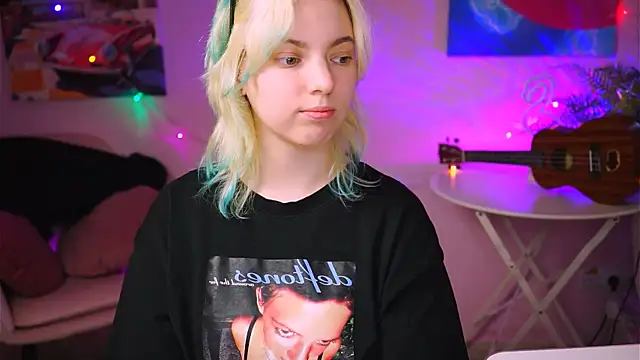 Snapshot of RocKStone_ chatting on 02.17.25 RocKStone online show from 02.17.25