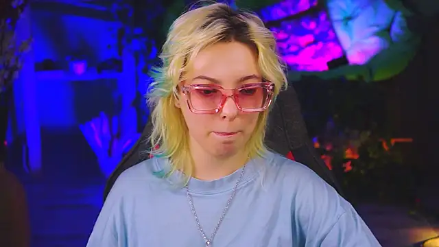 Snapshot of RocKStone_ chatting on 02.19.25 RocKStone online show from 02.19.25