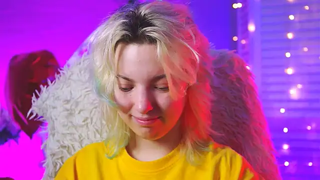 Snapshot of RocKStone_ chatting on 02.28.25 RocKStone online show from 02.28.25