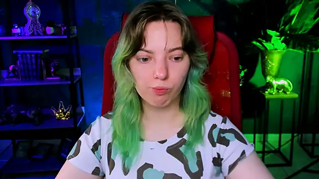 Snapshot of RocKStone_ chatting on 10.16.25 RocKStone online show from 10.16.25