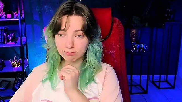 Snapshot of RocKStone_ chatting on 10.26.25 RocKStone online show from 10.26.25