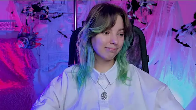 Snapshot of RocKStone_ chatting on 10.31.25 RocKStone online show from 10.31.25