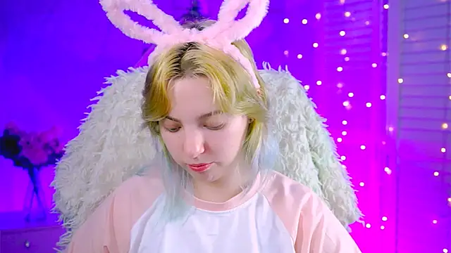 Snapshot of RocKStone_ chatting on 12.04.25 RocKStone online show from 12.04.25