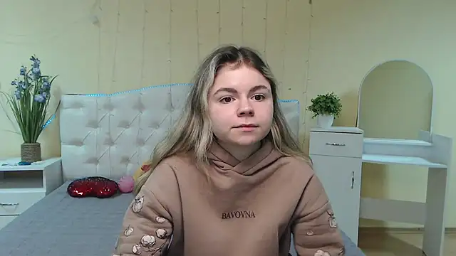 TinaRedly online show from 02.05.25