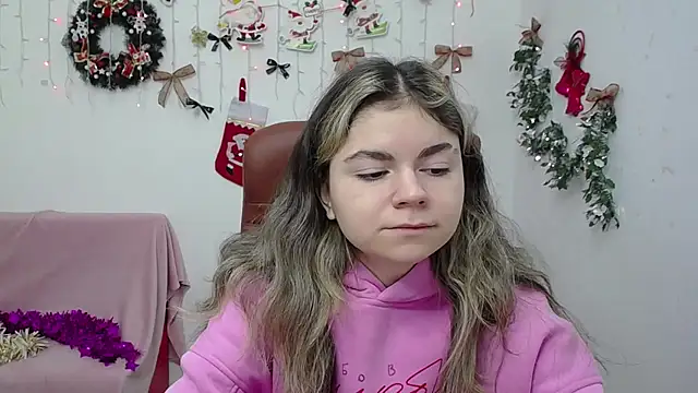 TinaRedly online show from 12.17.25