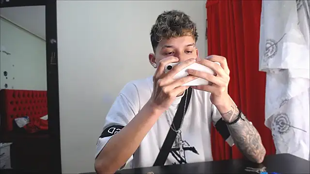  Thomas hot  online show from 01.07.25