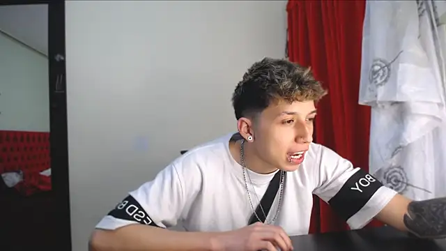 Snapshot of _Thomas_hot_ chatting on 01.07.25 Thomas hot online show from 01.07.25