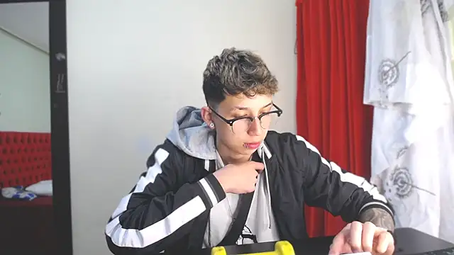 Snapshot of _Thomas_hot_ chatting on 01.08.25 Thomas hot online show from 01.08.25