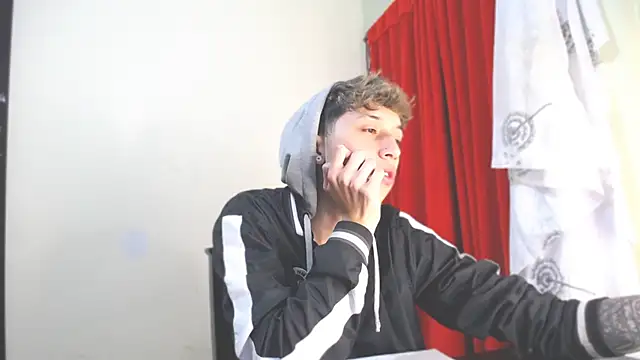  Thomas hot  online show from 01.21.25