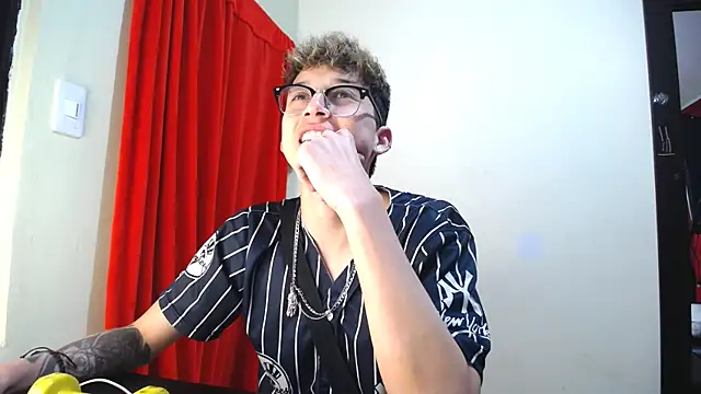 Snapshot of _Thomas_hot_ chatting on 01.30.25 Thomas hot online show from 01.30.25