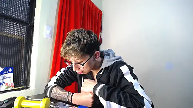 Snapshot of _Thomas_hot_ chatting on 02.01.25 Thomas hot online show from 02.01.25