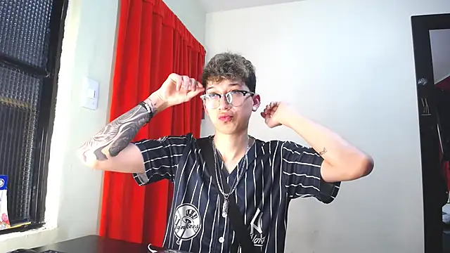  Thomas hot  online show from 02.04.25