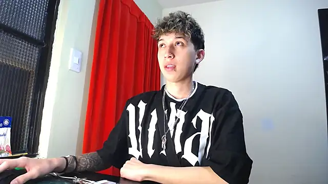 Snapshot of _Thomas_hot_ chatting on 02.07.25 Thomas hot online show from 02.07.25