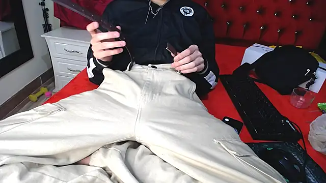 Snapshot of _Thomas_hot_ chatting on 02.18.25 Thomas hot online show from 02.18.25