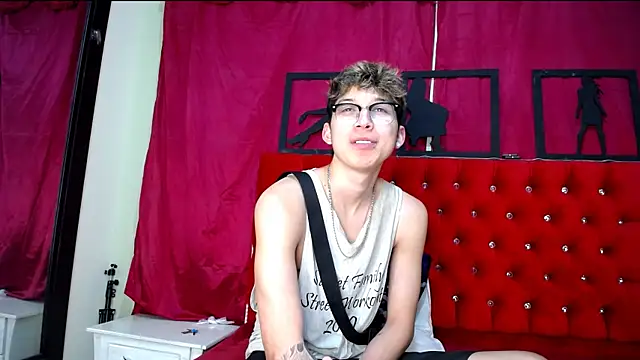 Snapshot of _Thomas_hot_ chatting on 02.22.25 Thomas hot online show from 02.22.25