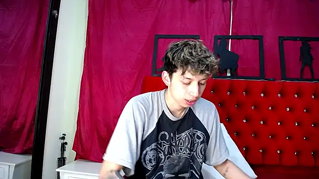 Snapshot of _Thomas_hot_ chatting on 02.28.25 Thomas hot online show from 02.28.25