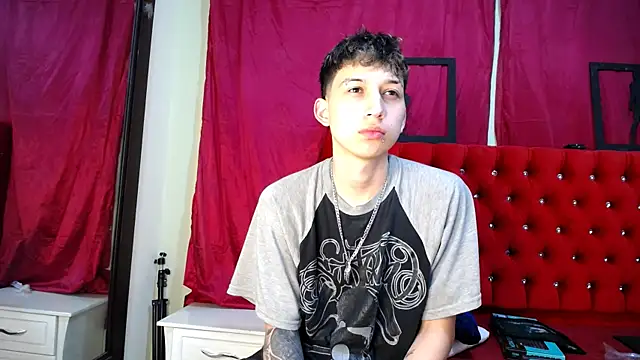 Snapshot of _Thomas_hot_ chatting on 03.09.25 Thomas hot online show from 03.09.25