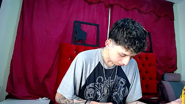 Snapshot of _Thomas_hot_ chatting on 03.14.25 Thomas hot online show from 03.14.25