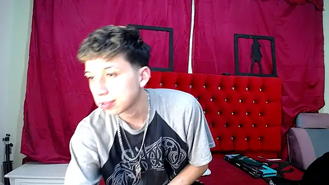 Snapshot of _Thomas_hot_ chatting on 03.17.25 Thomas hot online show from 03.17.25