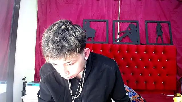 Snapshot of _Thomas_hot_ chatting on 03.18.25 Thomas hot online show from 03.18.25