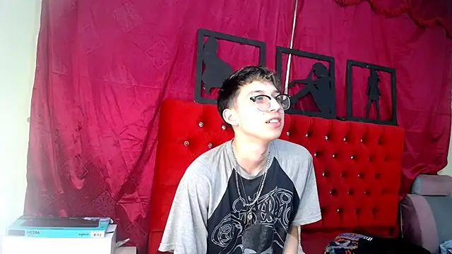 Snapshot of _Thomas_hot_ chatting on 03.19.25 Thomas hot online show from 03.19.25