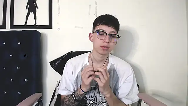 Snapshot of _Thomas_hot_ chatting on 09.24.25 Thomas hot online show from 09.24.25