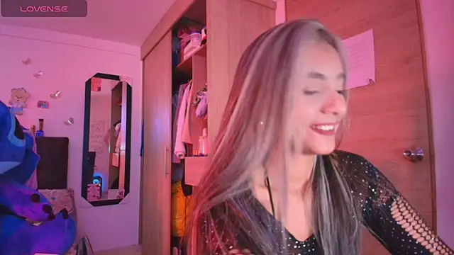 Snapshot of megan_collins96 chatting on 05.22.26 megan collins96 online show from 05.22.26
