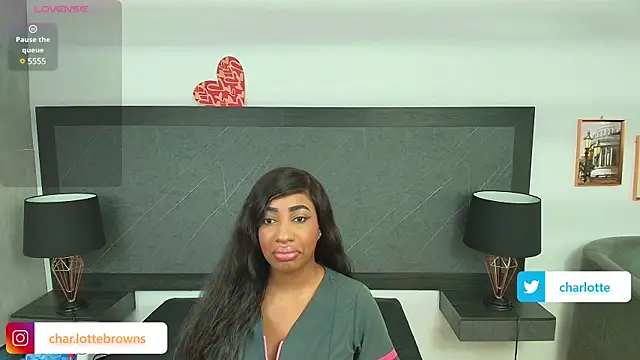 Snapshot of charlottebrowns_ chatting on 01.18.25 charlottebrowns online show from 01.18.25