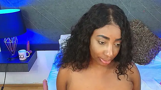 Snapshot of charlottebrowns_ chatting on 02.14.25 charlottebrowns online show from 02.14.25