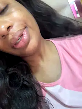 Snapshot of charlottebrowns_ chatting on 09.30.25 charlottebrowns online show from 09.30.25