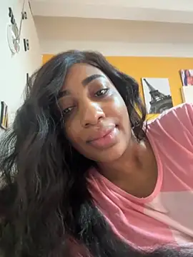 Snapshot of charlottebrowns_ chatting on 10.01.25 charlottebrowns online show from 10.01.25