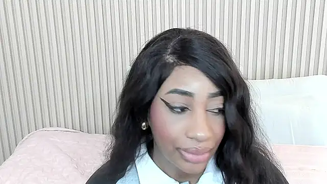 Snapshot of charlottebrowns_ chatting on 10.03.25 charlottebrowns online show from 10.03.25